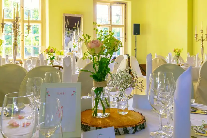 DJ Hochzeit Christian Libor auf dem Schloss Kartzow bei Potsdam – Dekoration DJ Hochzeit Christian Libor auf dem Schloss Kartzow bei Potsdam - Dekoration