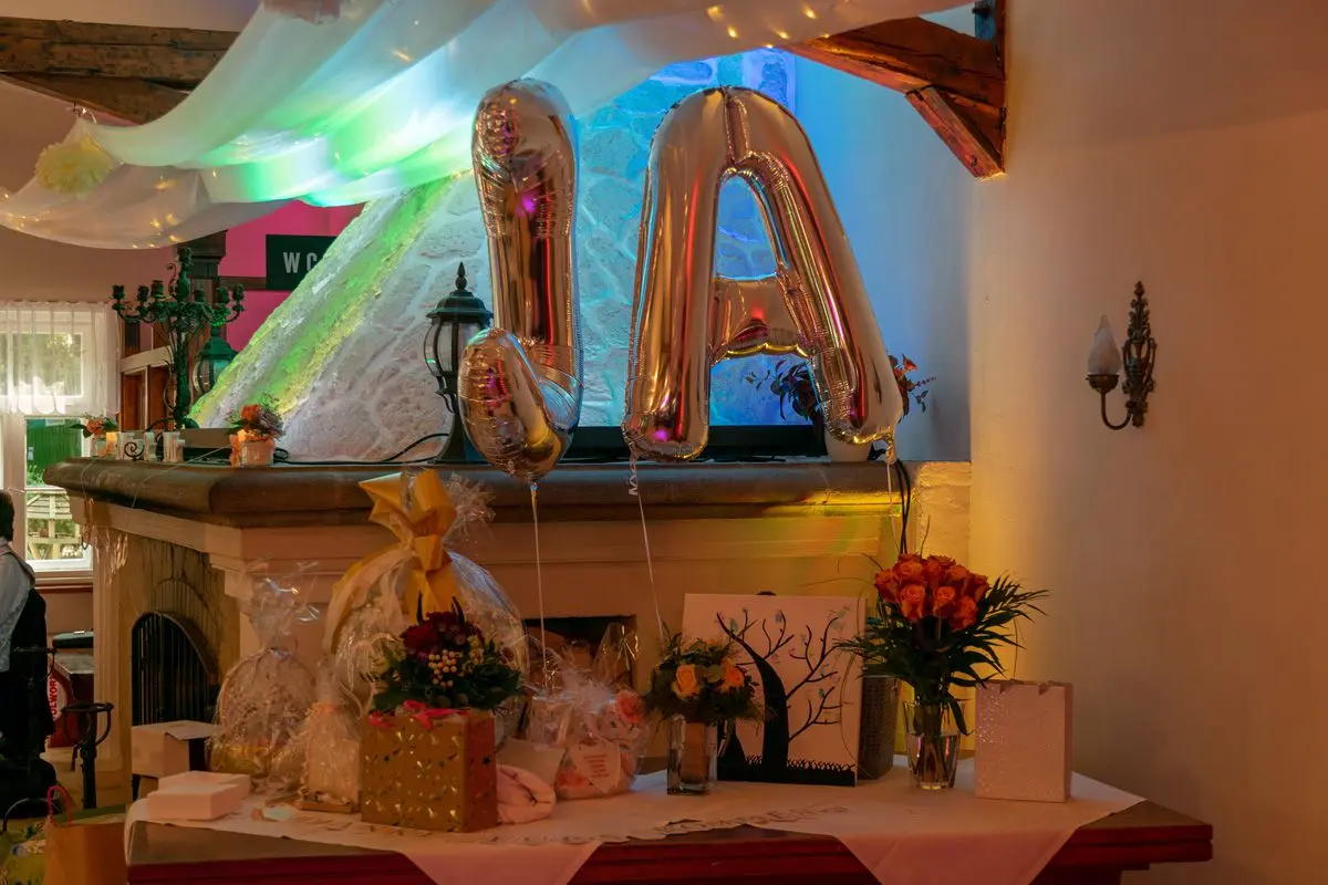 DJ Berlin Hochzeit Christian Libor – Jagdhaus Spandau – Geschenketisch DJ Berlin Hochzeit Christian Libor - Jagdhaus Spandau - Geschenketisch