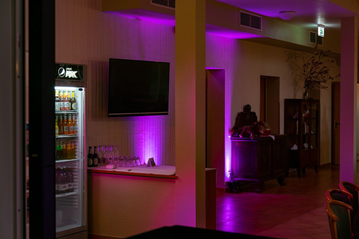 DJ Neuruppin Hochzeit – Gutshaus Gnewikow – Ambiente-Beleuchtung DJ Neuruppin Hochzeit - Gutshaus Gnewikow - Ambiente-Beleuchtung