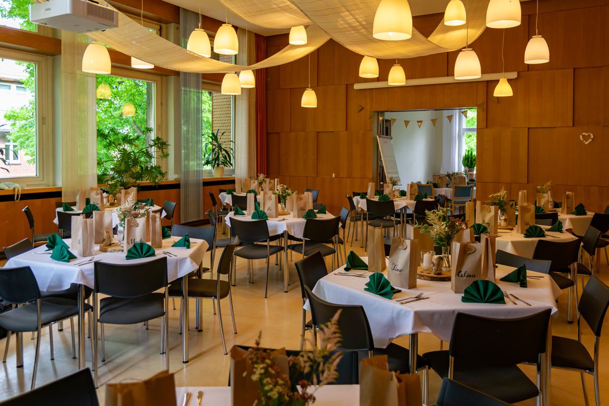 DJ Berlin Hochzeit – Christian Libor in Spandau unterwegs – Partyraum DJ Berlin Hochzeit - Christian Libor in Spandau unterwegs - Partyraum