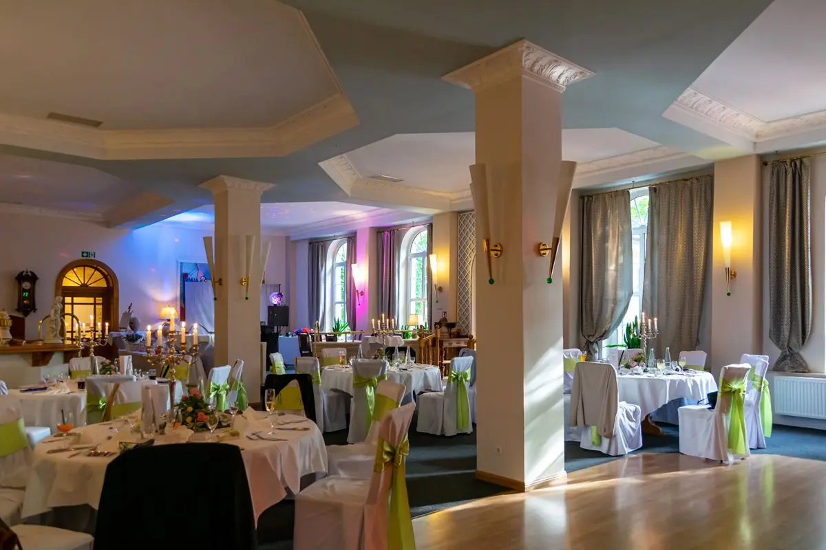 DJ Oberhavel Hochzeit Christian Libor – Landhotel Classic – Partyraum DJ Oberhavel Hochzeit Christian Libor - Landhotel Classic - Partyraum