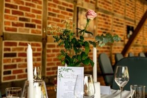 DJ Spreewald Hochzeit Christian Libor - Stork Club Whiskey - Aussenbereich Tischdekoration