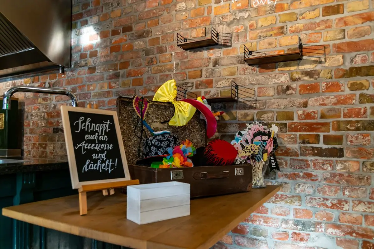 DJ Spreewald Hochzeit Christian Libor – Stork Club Whiskey – Fotobox Accessoires DJ Spreewald Hochzeit Christian Libor - Stork Club Whiskey - Fotobox Accessoires