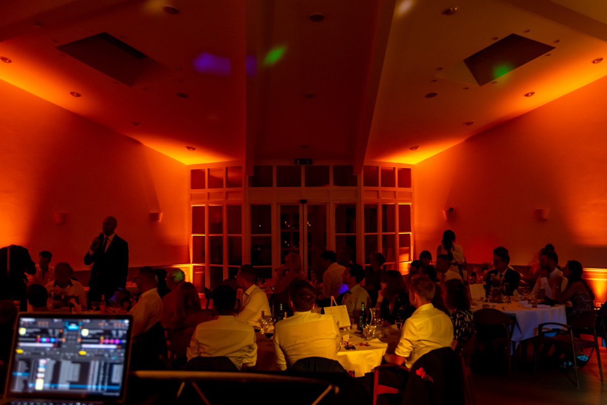 DJ Uckermark Hochzeit Christian Libor – Landhaus Arnimshain – Ambiente Beleuchtung DJ Uckermark Hochzeit Christian Libor - Landhaus Arnimshain - Ambiente Beleuchtung