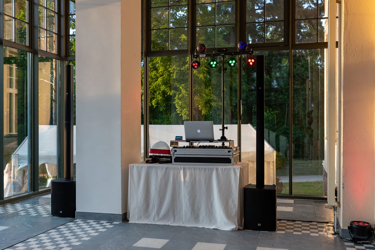 DJ Oberhavel Hochzeit Christian Libor – Seehaus Schloss & Gut Liebenberg – Technik DJ Oberhavel Hochzeit Christian Libor - Seehaus Schloss & Gut Liebenberg - Technik