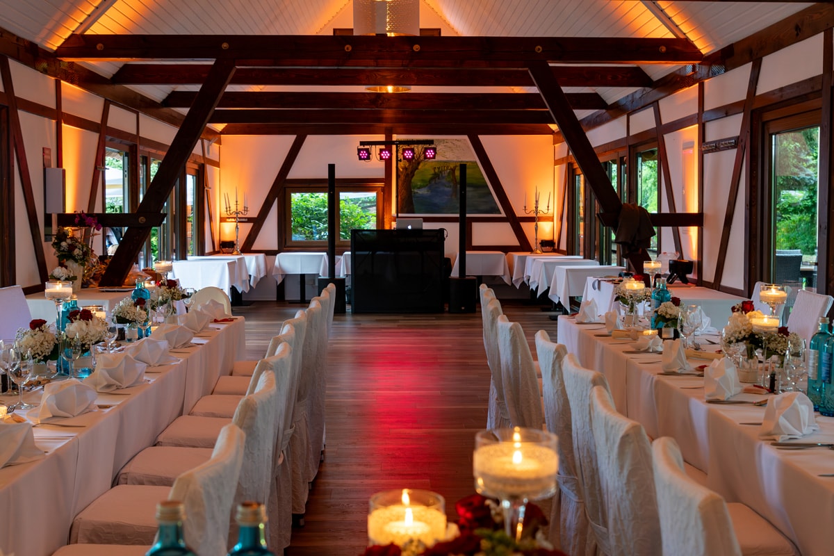 DJ Spreewald Hochzeit Christian Libor – Gasthaus Hirschwinkel Hotelanlage Starick – Partyraum DJ Spreewald Hochzeit Christian Libor - Gasthaus Hirschwinkel Hotelanlage Starick - Partyraum