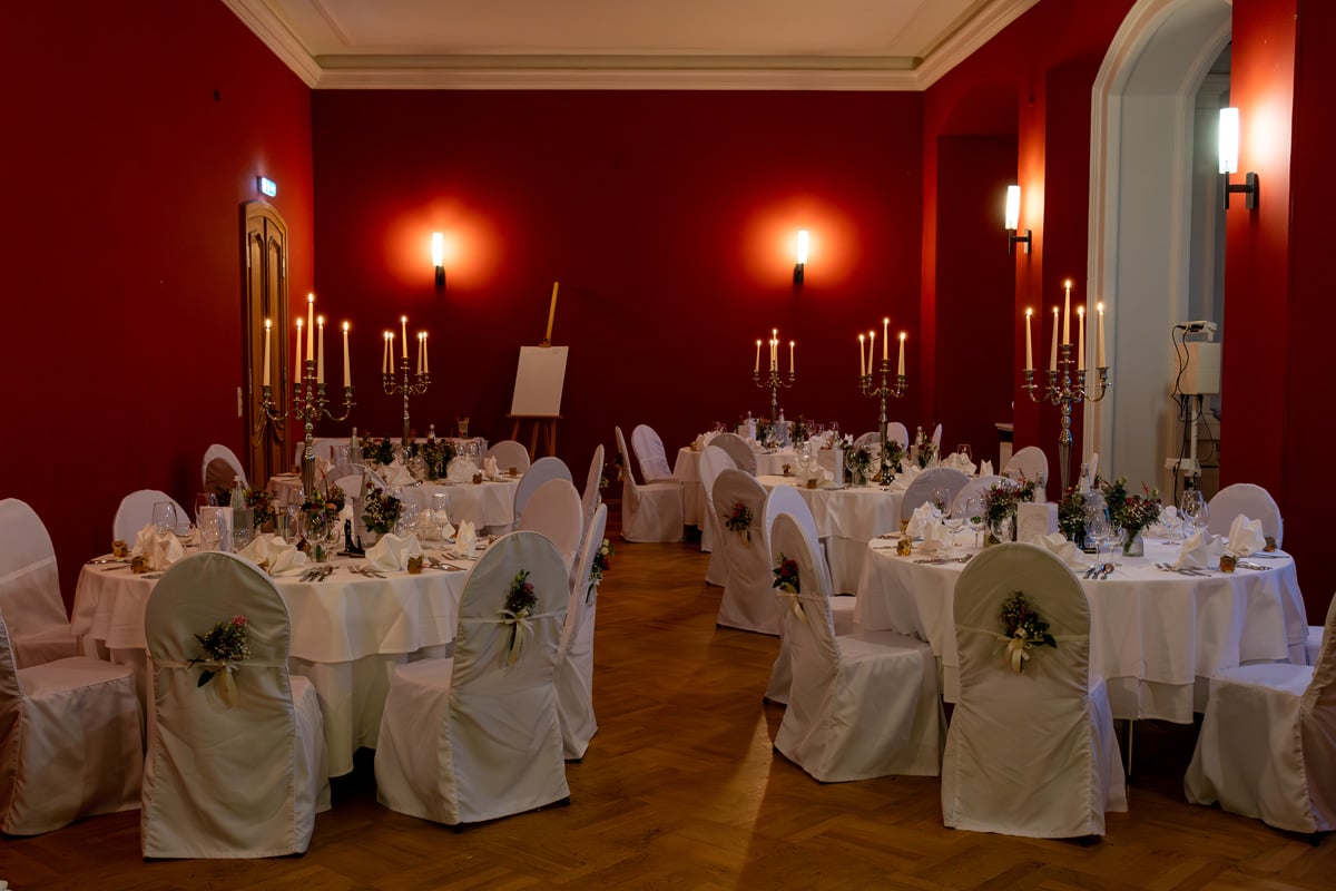DJ Uckermark Hochzeit Christian Libor – Schloss Boitzenburg – Rot-Grüner-Salon DJ Uckermark Hochzeit Christian Libor - Schloss Boitzenburg - Rot-Grüner-Salon