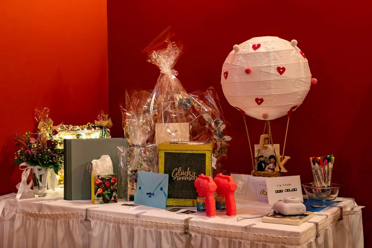 DJ Uckermark Hochzeit Christian Libor – Schloss Boitzenburg – Geschenke DJ Uckermark Hochzeit Christian Libor - Schloss Boitzenburg - Geschenke