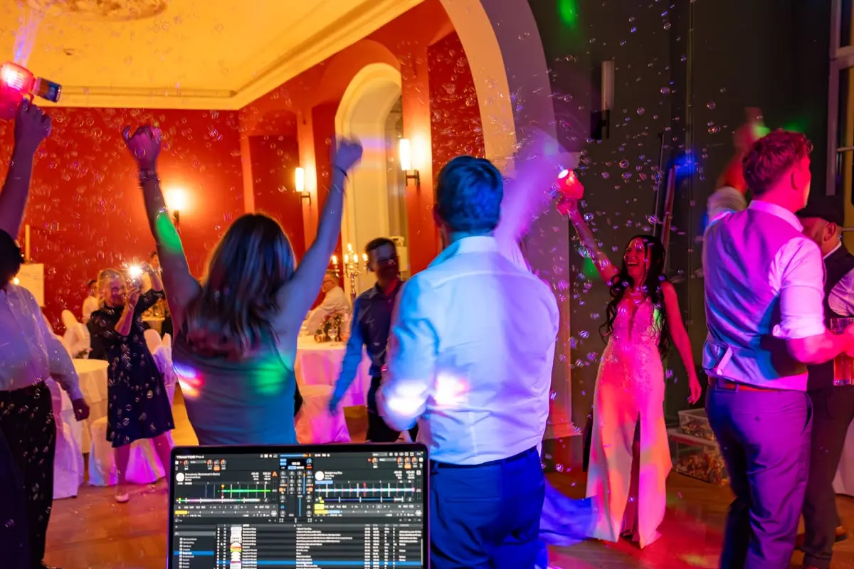 DJ Uckermark Hochzeit Christian Libor – Schloss Boitzenburg – Party DJ Uckermark Hochzeit Christian Libor - Schloss Boitzenburg - Party