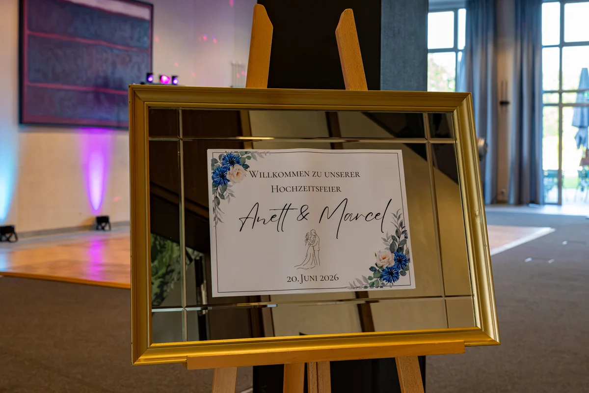 DJ Teltow Fläming Hochzeit Christian Libor – Van Der Valk Hotel Aufsteller DJ Teltow Fläming Hochzeit Christian Libor - Van Der Valk Hotel Aufsteller
